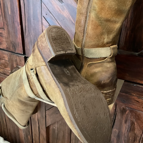 UGG AUSTRALIA DARCIE DISTRESSED HEAVY LEATHER SIDE ZIP TALL RIDING BOOT 8.5 - Picture 9 of 12